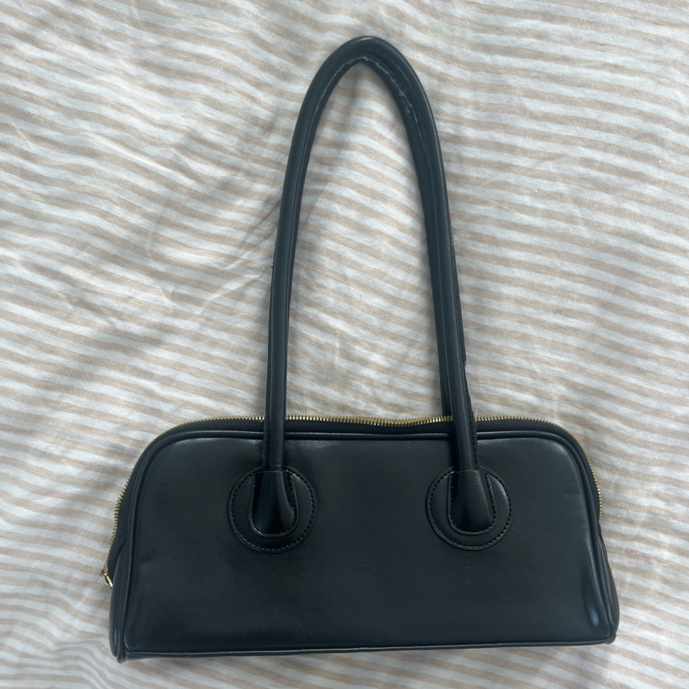 Elegant Black Leather Handbag